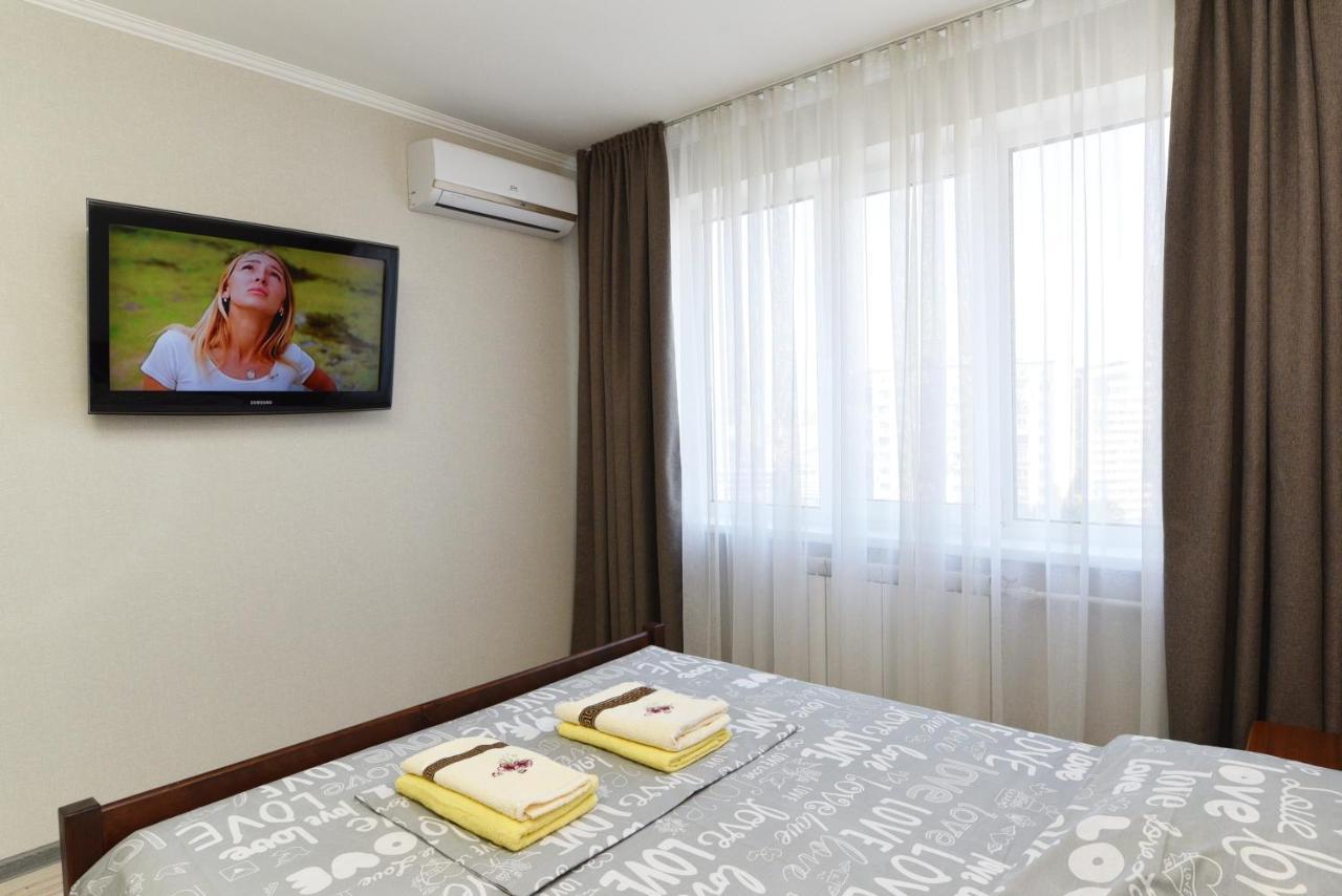 קייב Apartament On Vasylia Lypkivskoho 24 מראה חיצוני תמונה