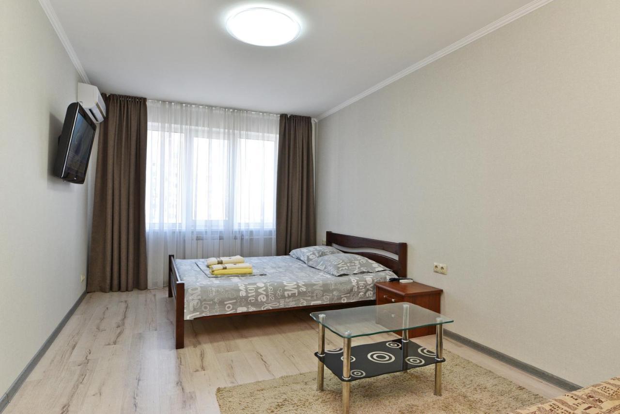 קייב Apartament On Vasylia Lypkivskoho 24 מראה חיצוני תמונה