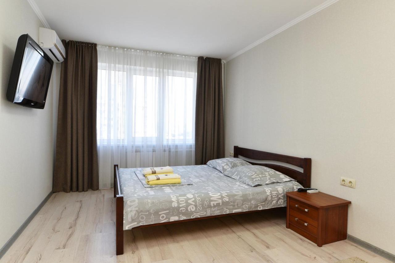 קייב Apartament On Vasylia Lypkivskoho 24 מראה חיצוני תמונה